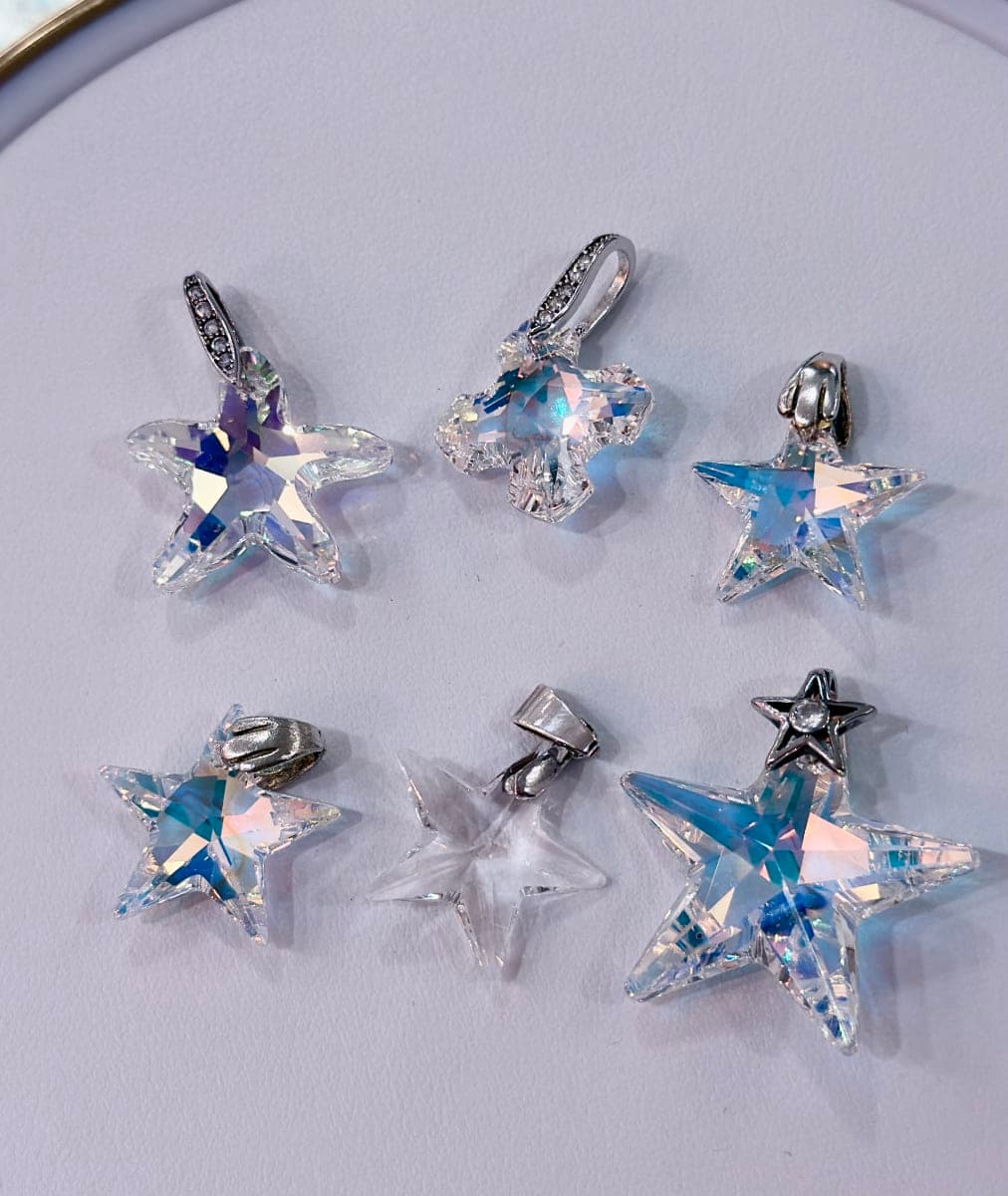 Dijes con piedra Swarovski